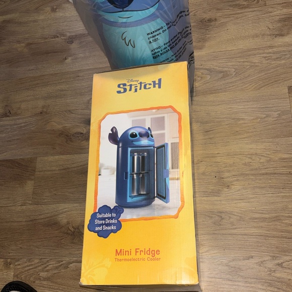 Disney Stitch Mini Fridge - Blue - Picture 4 of 7